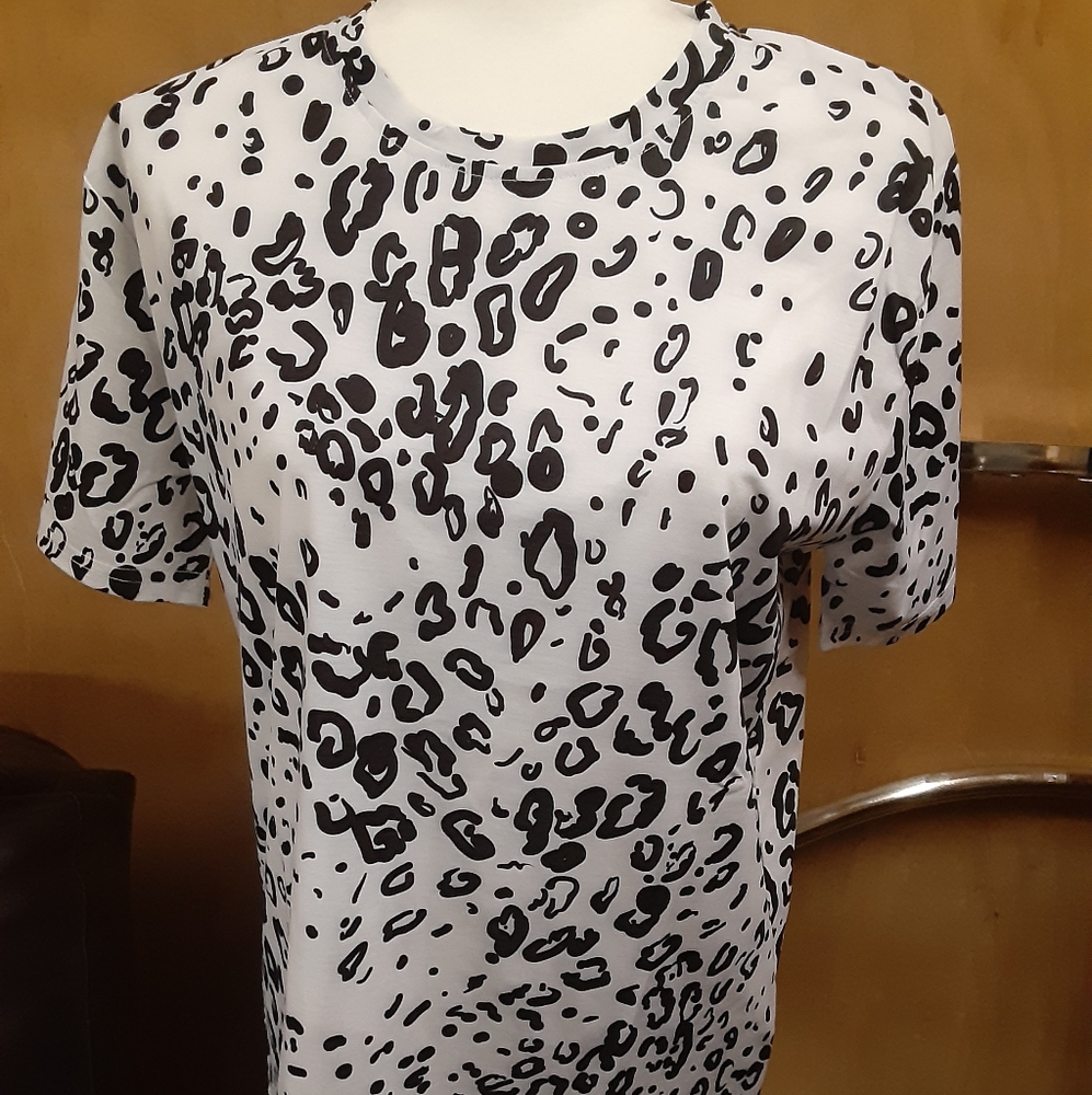 Tay Artwear Shirts - Art U Wear -Designer Shirt White with Black Circles L NWT